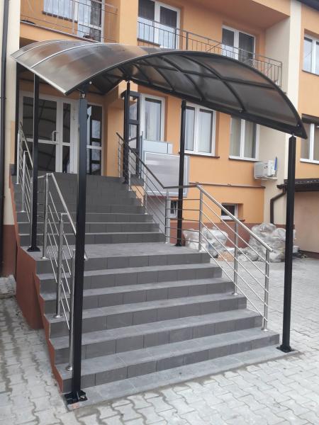 471817658232632680659022440773066129670144n