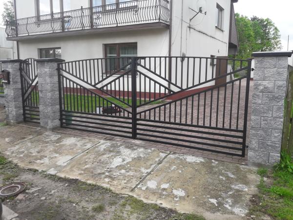 7272290110377118466210422804125869147160576n