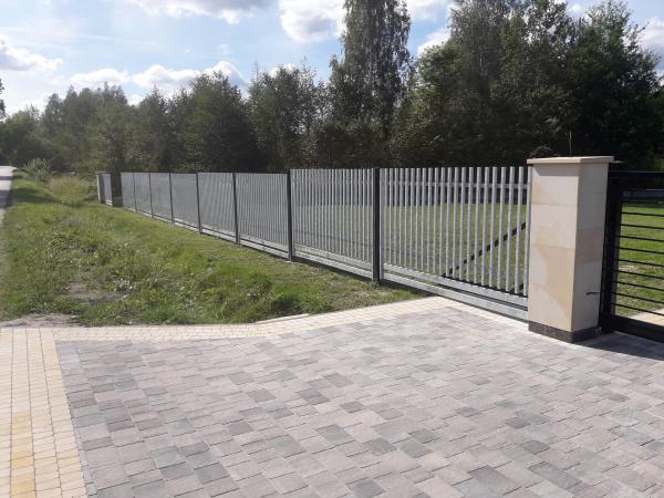 7276136810377107199544881136380498923225088n